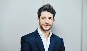 Andrs Salado vuelve a dirigir a la Orquesta de Extremadura fomentando talento joven