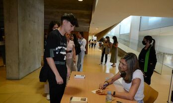 Mrida acoge el I Encuentro Juvenil con Autor con 900 estudiantees de 15 centros educativos