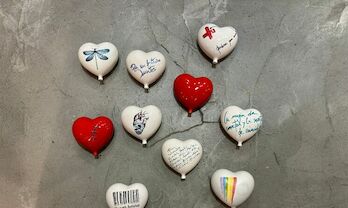 Terracota Mrida colabora con Ayuntamiento Emeritense para crear un muro 500 corazones de los deseos